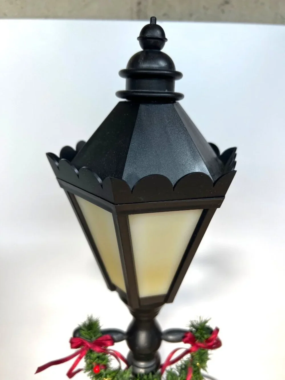 Black Christmas Candelabra Table Lamp With UL Certification For Indoor Use